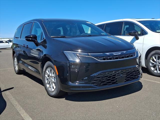 2027 Chrysler Pacifica Select for sale in Langhorne, PA