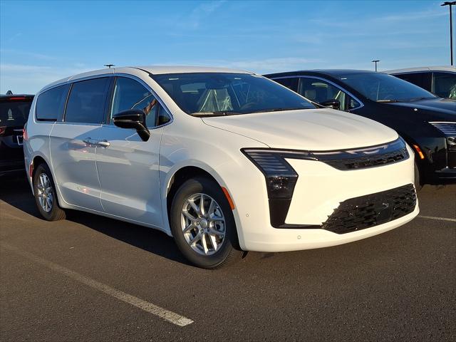 2027 Chrysler Pacifica Select for sale in Langhorne, PA