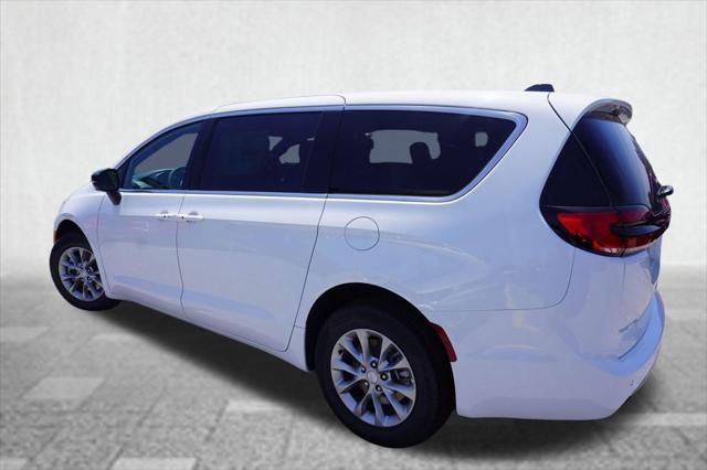 2027 Chrysler Pacifica PACIFICA SELECT AWD