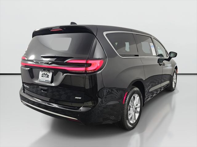 2027 Chrysler Pacifica Select AWD