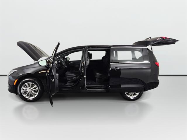 2027 Chrysler Pacifica Select AWD