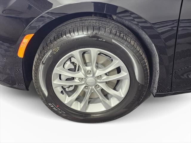 2027 Chrysler Pacifica Select AWD