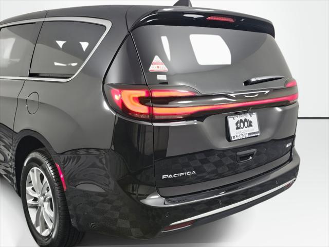 2027 Chrysler Pacifica Select AWD