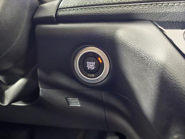 2027 Chrysler Pacifica Select AWD