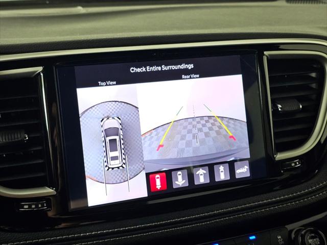 2027 Chrysler Pacifica Select AWD