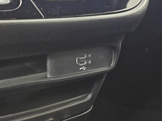 2027 Chrysler Pacifica Select AWD