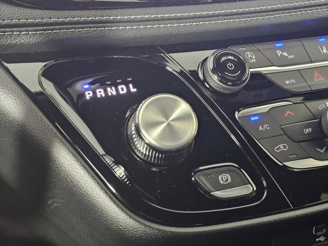 2027 Chrysler Pacifica Select AWD