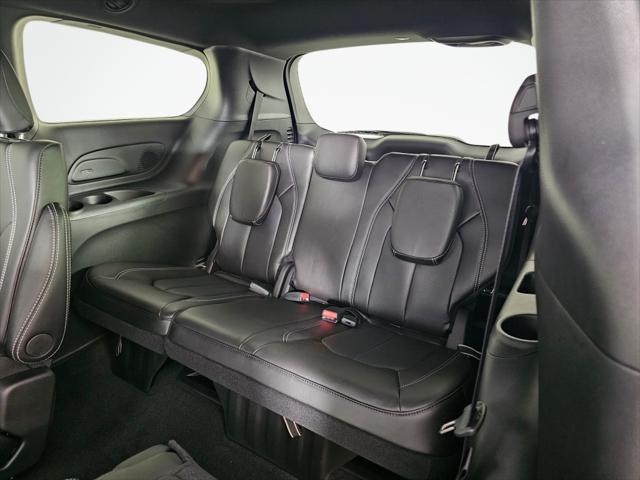 2027 Chrysler Pacifica Select AWD
