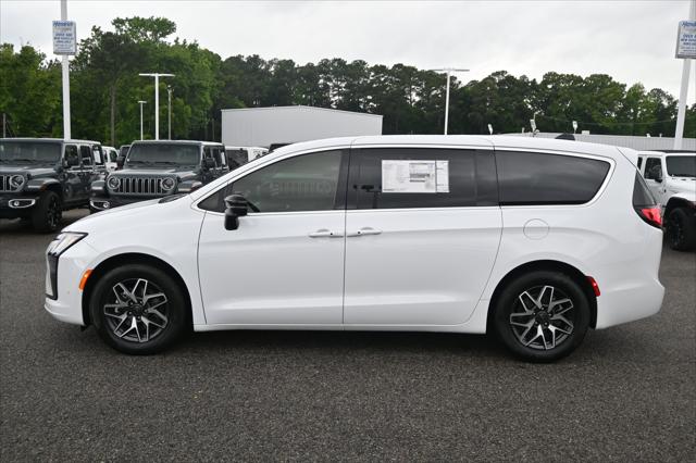 2027 Chrysler Pacifica Limited