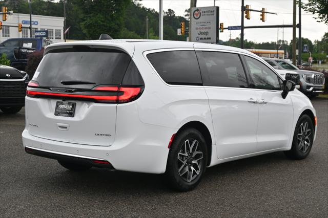 2027 Chrysler Pacifica Limited