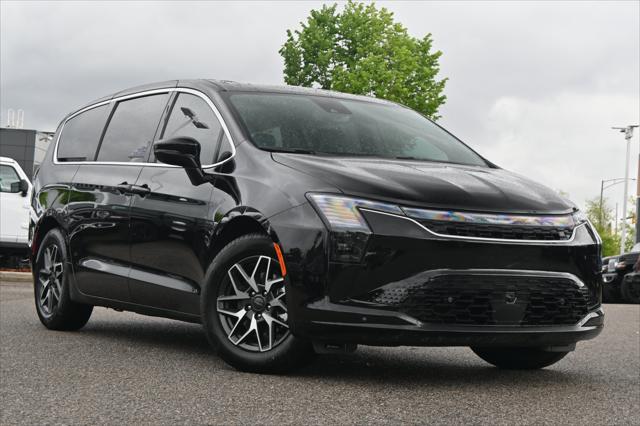 2027 Chrysler Pacifica Limited