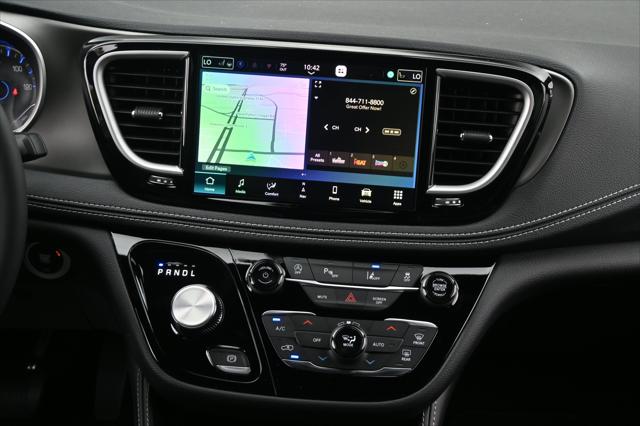 2027 Chrysler Pacifica Limited