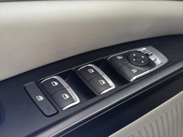 2024 Kia Carnival MPV LX Seat Package
