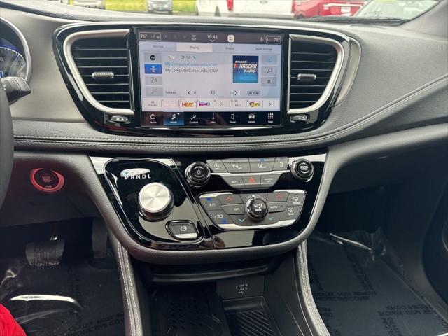 2027 Chrysler Pacifica PACIFICA LIMITED AWD