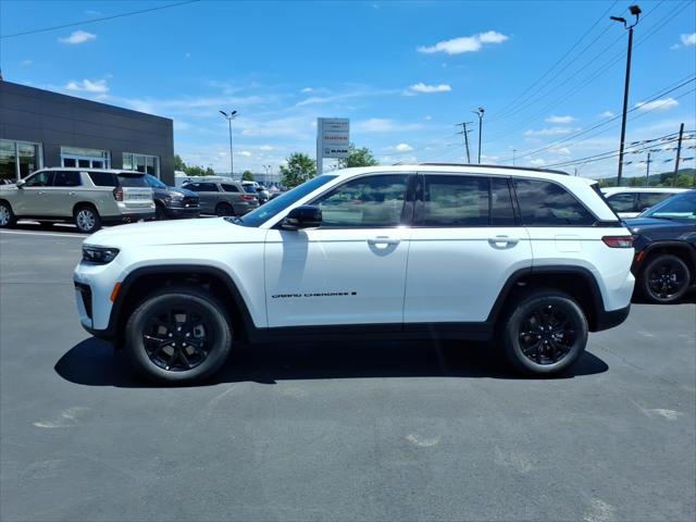 2026 Jeep Grand Cherokee GRAND CHEROKEE LAREDO ALTITUDE 4X4 2026 Jeep Grand Cherokee GRAND CHEROKEE LAREDO ALTITUDE 4X4