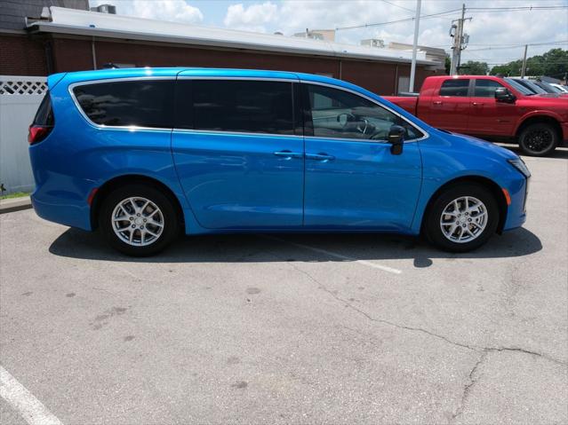 2027 Chrysler Pacifica PACIFICA SELECT