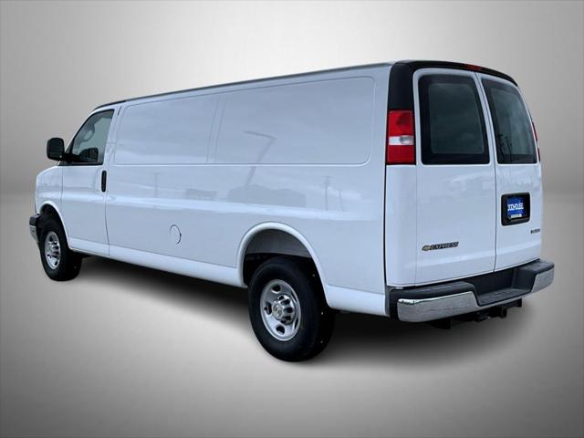 2026 Chevrolet Express Cargo Van 3500 Extended Wheelbase, WT, RWD