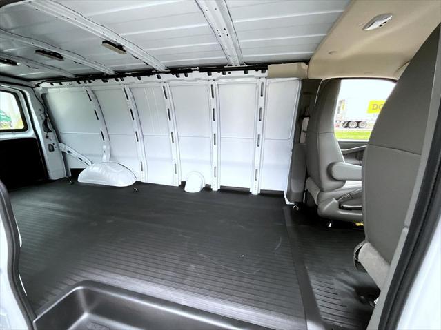 2026 Chevrolet Express Cargo Van 3500 Extended Wheelbase, WT, RWD