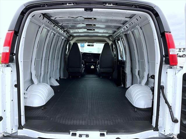 2026 Chevrolet Express Cargo Van 3500 Extended Wheelbase, WT, RWD