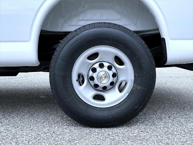 2026 Chevrolet Express Cargo Van 3500 Extended Wheelbase, WT, RWD