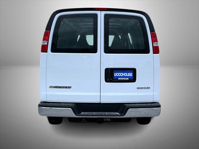 2026 Chevrolet Express Cargo Van 3500 Extended Wheelbase, WT, RWD