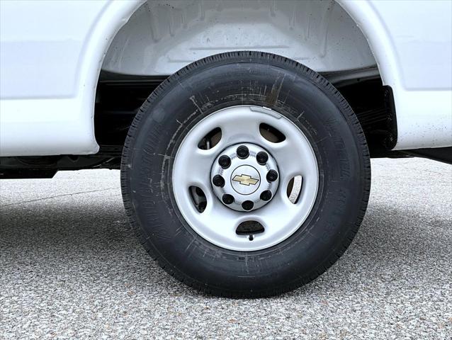2026 Chevrolet Express Cargo Van 3500 Extended Wheelbase, WT, RWD