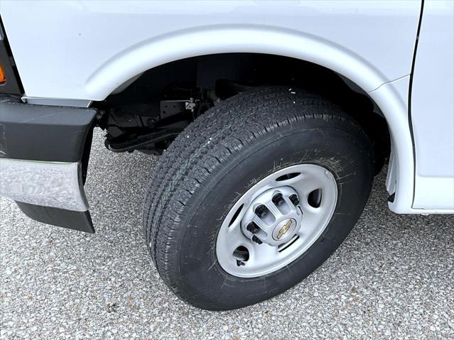 2026 Chevrolet Express Cargo Van 3500 Extended Wheelbase, WT, RWD