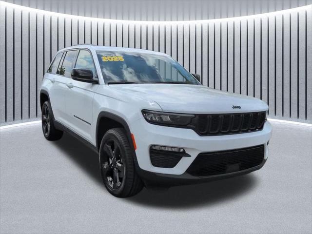 2025 Jeep Grand Cherokee Limited 4x4 for sale in Schaumburg, IL