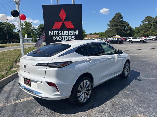 2025 Buick NV Avenir FWD
