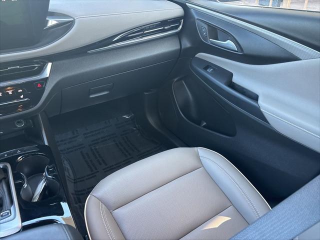 2025 Buick NV Avenir FWD