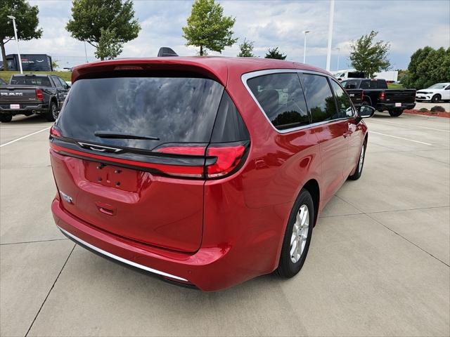 2027 Chrysler Pacifica Select