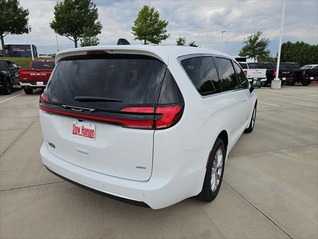 2027 Chrysler Pacifica Select AWD