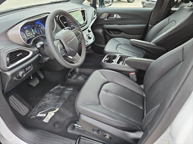 2027 Chrysler Pacifica Select AWD
