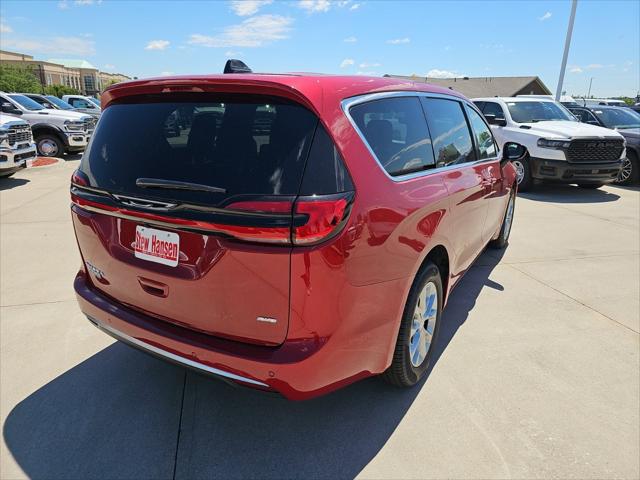 2027 Chrysler Pacifica Select AWD