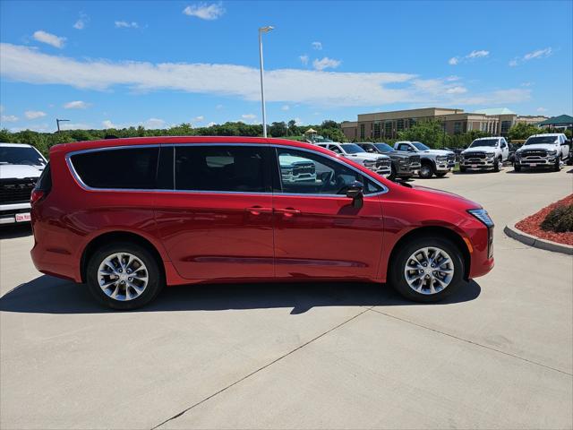 2027 Chrysler Pacifica Select AWD