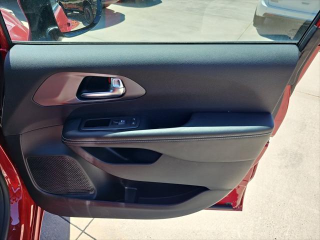 2027 Chrysler Pacifica Select AWD
