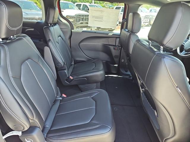 2027 Chrysler Pacifica Select AWD