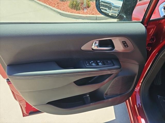 2027 Chrysler Pacifica Select AWD