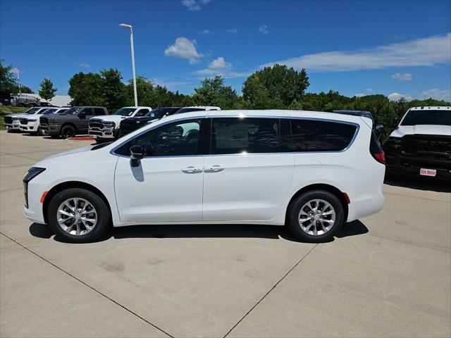 2027 Chrysler Pacifica PACIFICA SELECT AWD