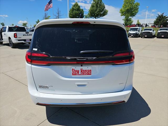 2027 Chrysler Pacifica Select AWD