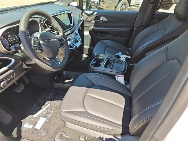 2027 Chrysler Pacifica Select AWD
