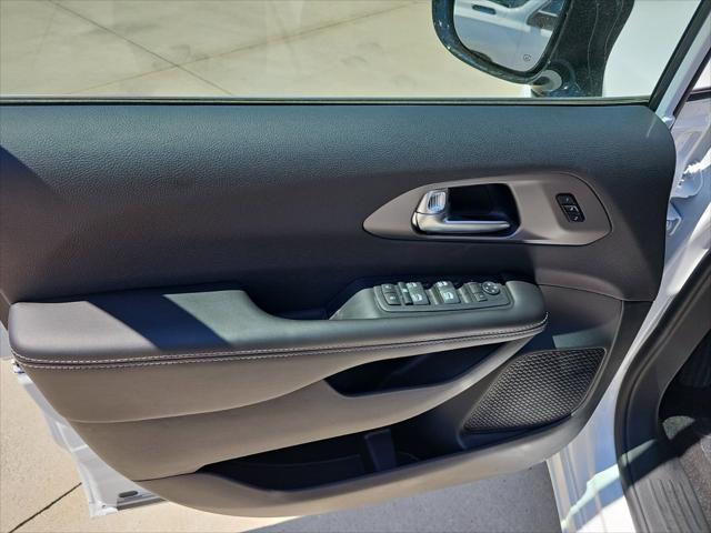 2027 Chrysler Pacifica Select AWD