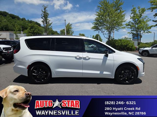 2027 Chrysler Pacifica PACIFICA LIMITED AWD