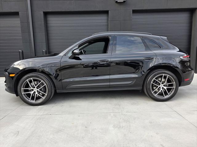 2025 Porsche Macan Unknown