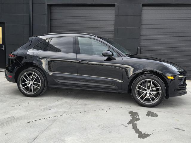2025 Porsche Macan Unknown