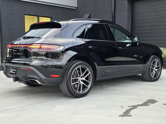 2025 Porsche Macan Unknown