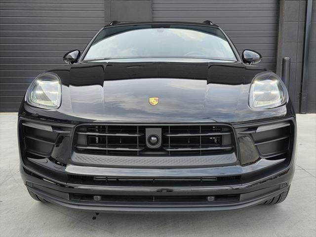 2025 Porsche Macan Unknown