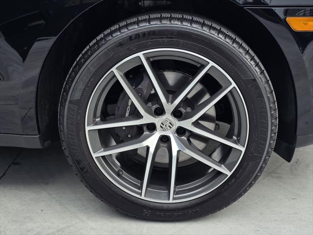 2025 Porsche Macan Unknown