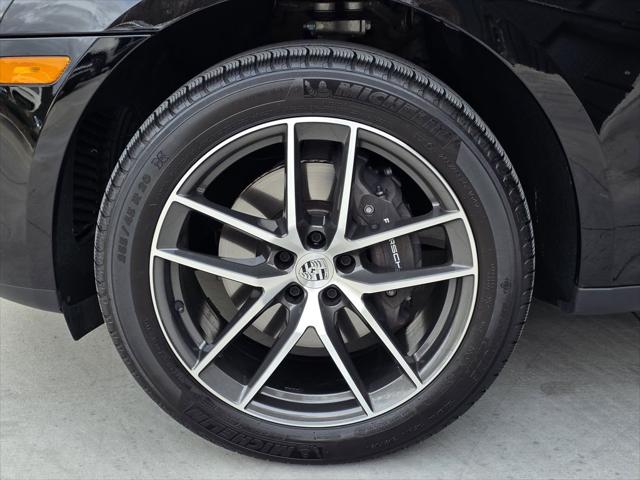 2025 Porsche Macan Unknown