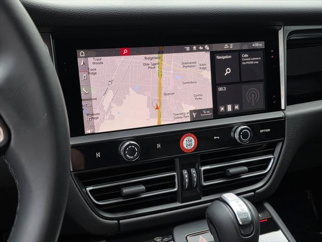 2025 Porsche Macan Unknown